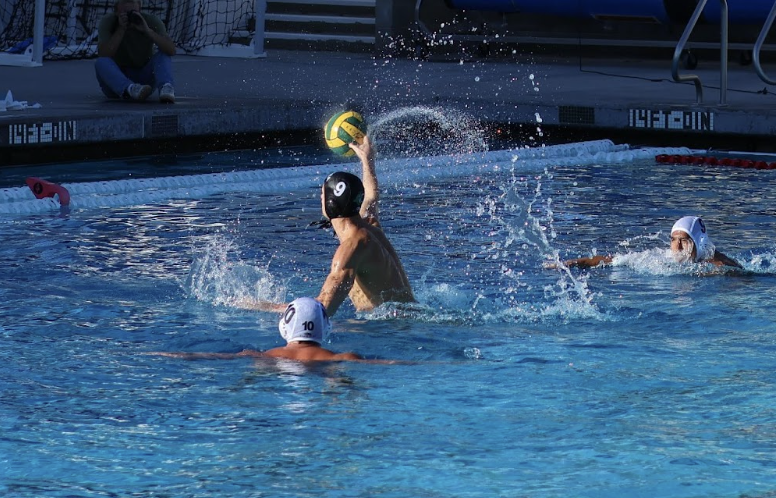 Men’s Water Polo player Oliver Finley scores the five-meter penalty against the L.A. Valley Monarchs on Oct. 30, 2024. 